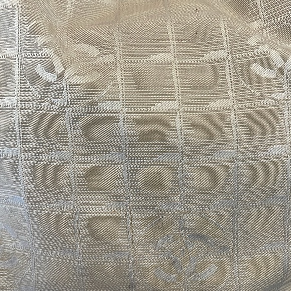 Chanel Tote - Picture 4 of 16